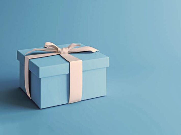 light blue gift box on light blue background-7944-da9c5f12366780c66aedffff40b250d0@1x